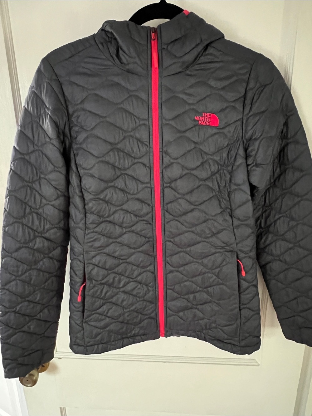 The North Face Thermoball Hooded Jacket Women's Gray Pink Puffer Coat Quilted S